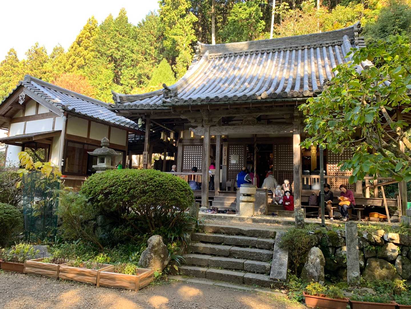 善法寺の境内