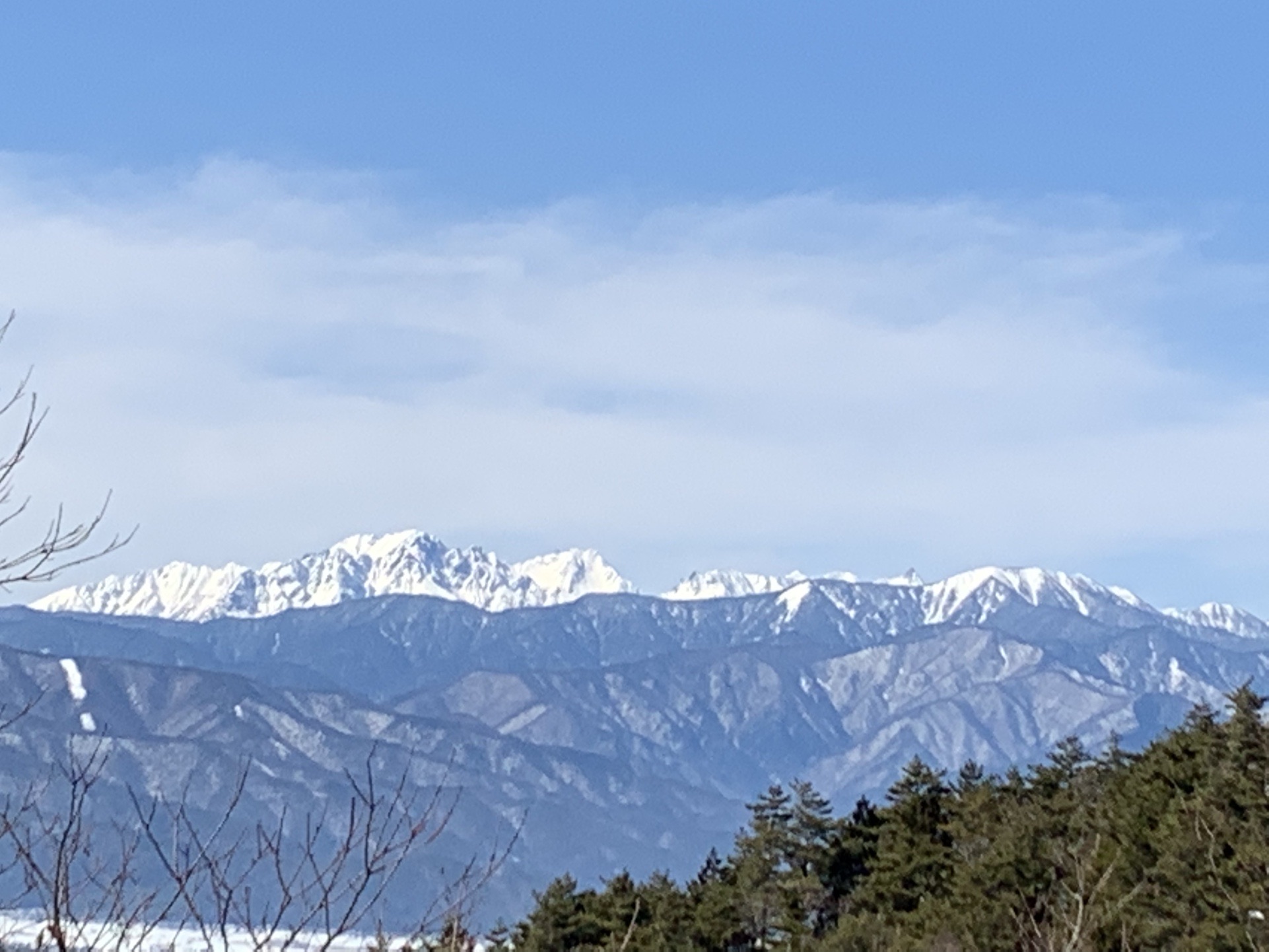 雪をかぶった穂高連峰