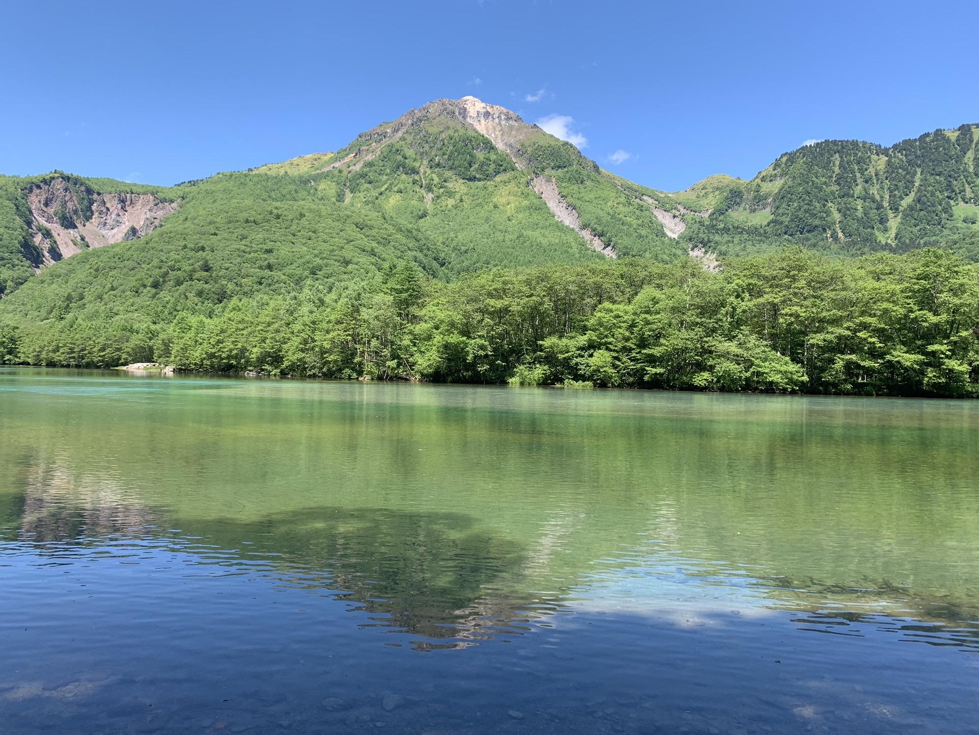 上高地の大正池と焼岳